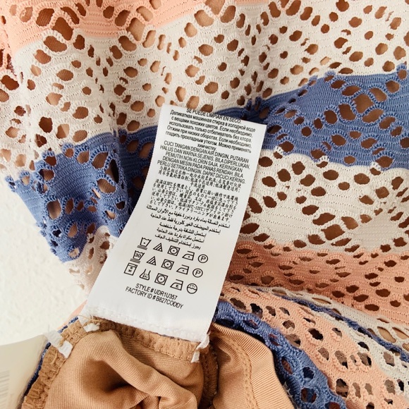 BCBG MaxAzria Women's Vicktoria Lace Peplum Top - Picture 4 of 8